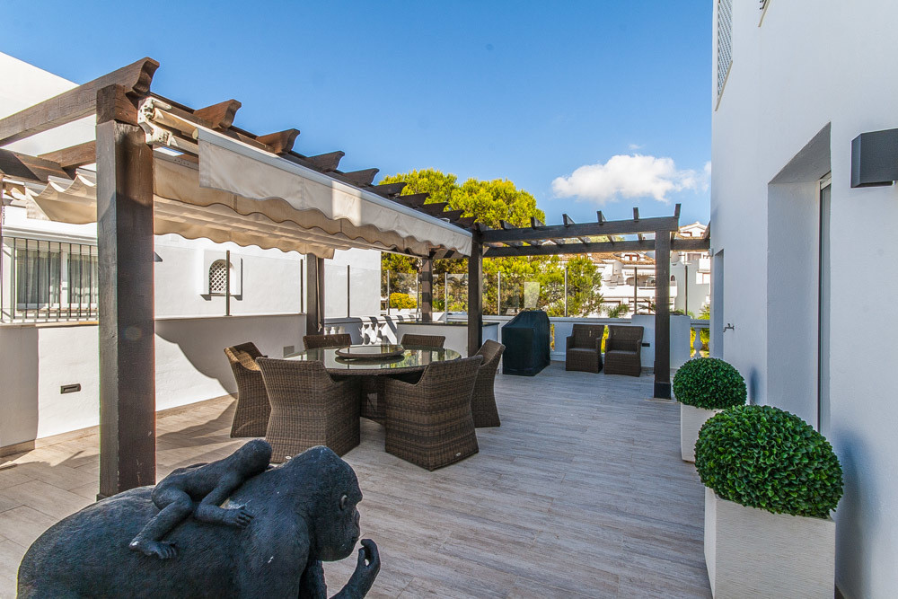 4 bedroom Penthouses for sale in Elviria – R5366002