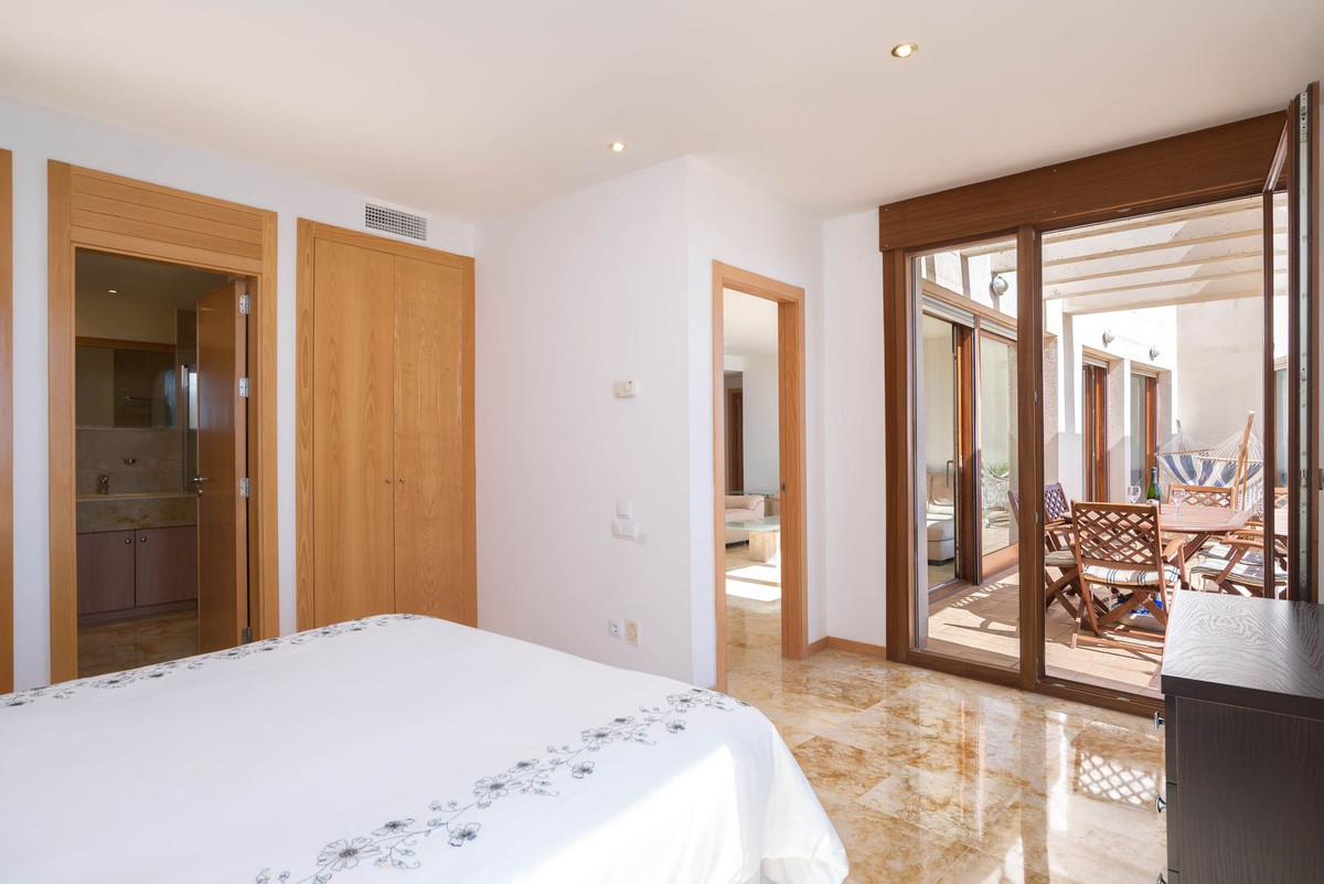 3 bedroom Apartments for sale in Altos de los Monteros – R5332495