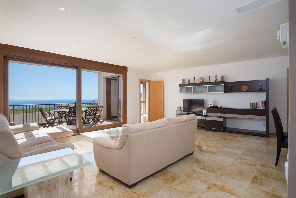 3 bedroom Apartments for sale in Altos de los Monteros – R5332495