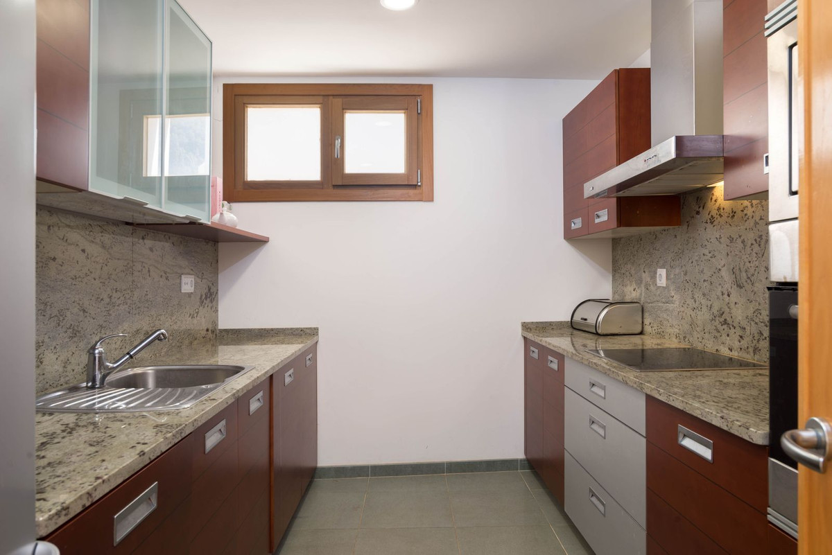 3 bedroom Apartments for sale in Altos de los Monteros – R5332495