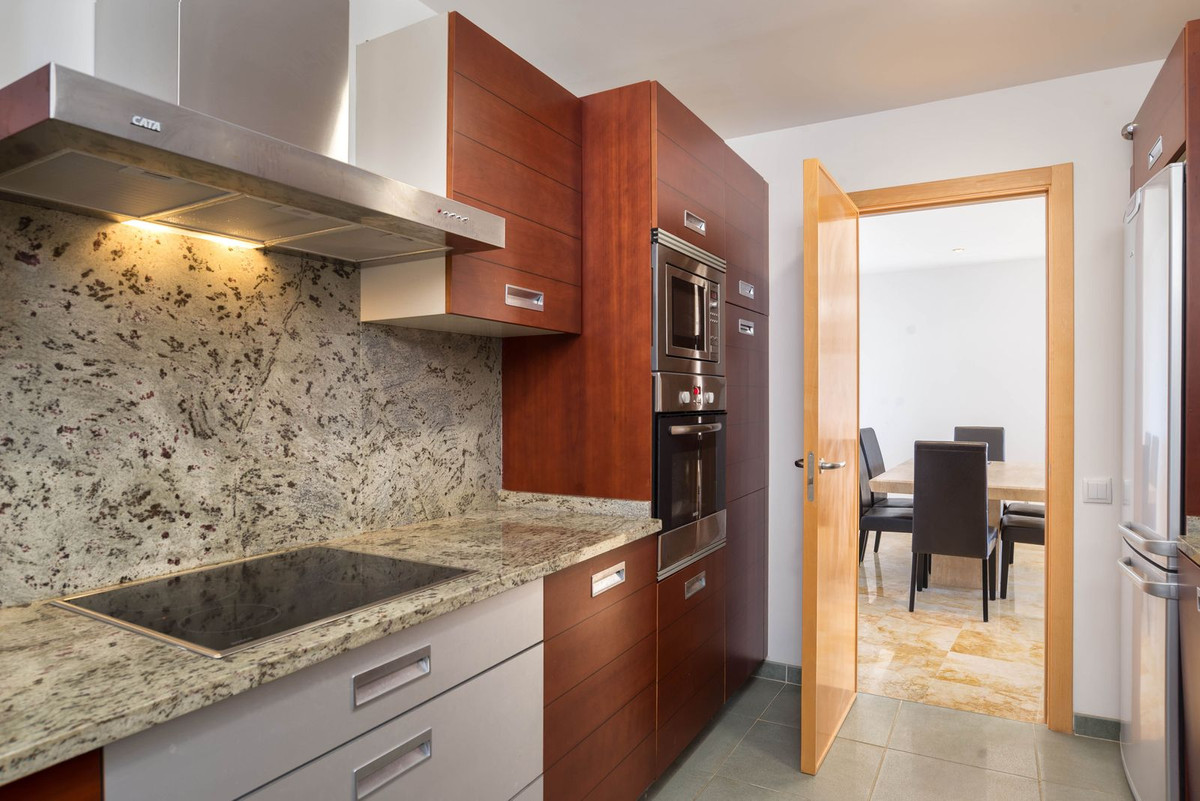 3 bedroom Apartments for sale in Altos de los Monteros – R5332495