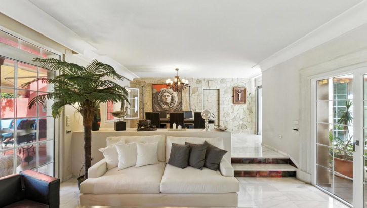 10 bedroom Villas for sale in Marbella – R5133331 in 