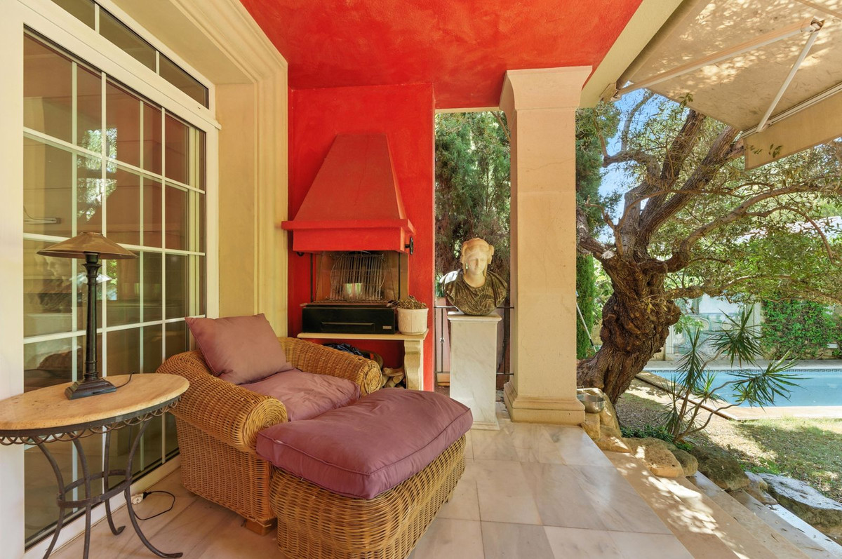 10 bedroom Villas for sale in Marbella – R5133331