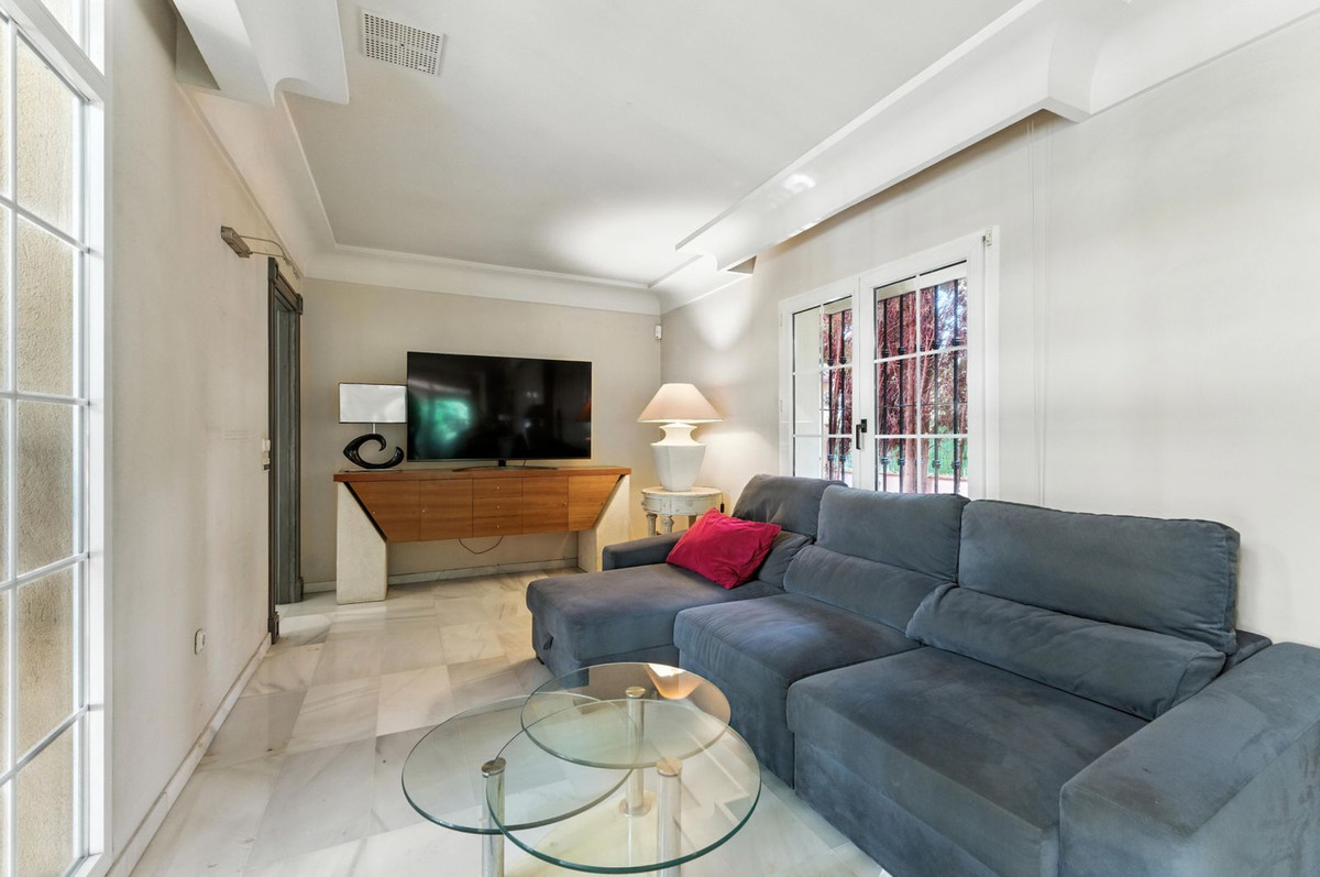 10 bedroom Villas for sale in Marbella – R5133331