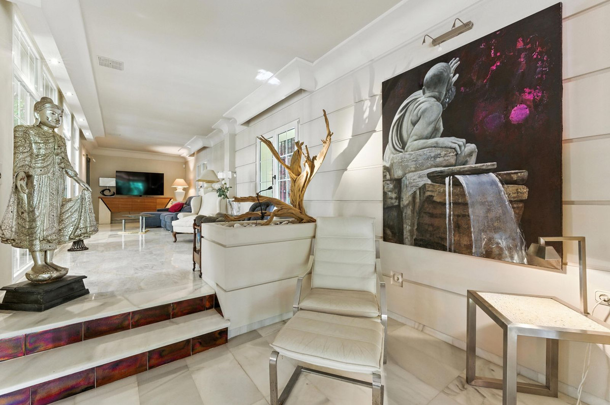 10 bedroom Villas for sale in Marbella – R5133331