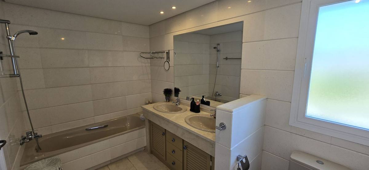 2 bedroom Apartments for sale in Nueva Milla de Oro – R4747855