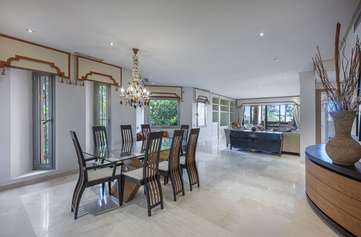 2 bedroom Apartments for sale in Marbella – R5353435