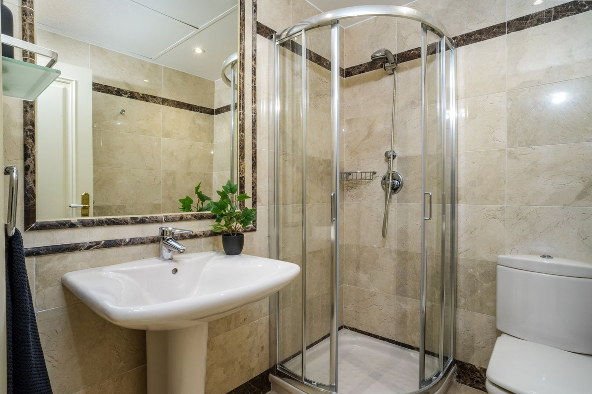 3 bedroom Apartments for sale in Marbella – R5153677