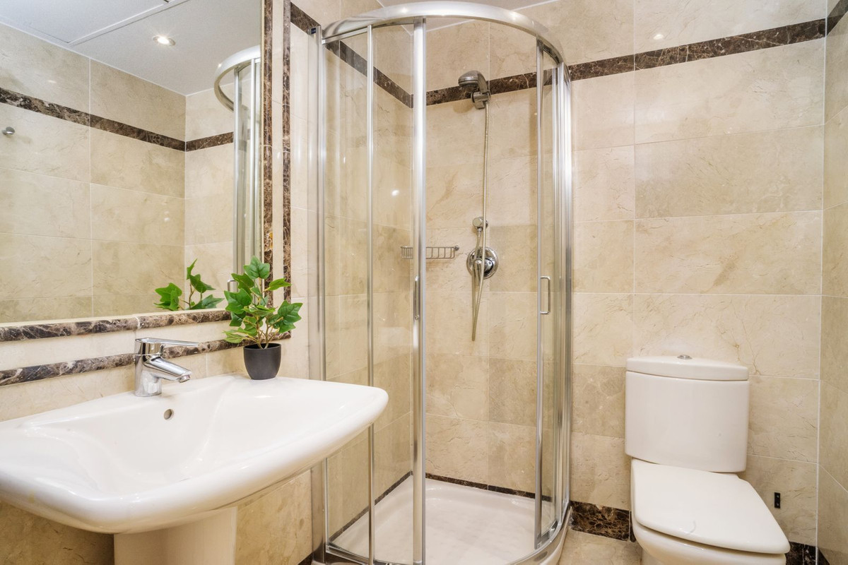 3 bedroom Apartments for sale in Marbella – R5153677