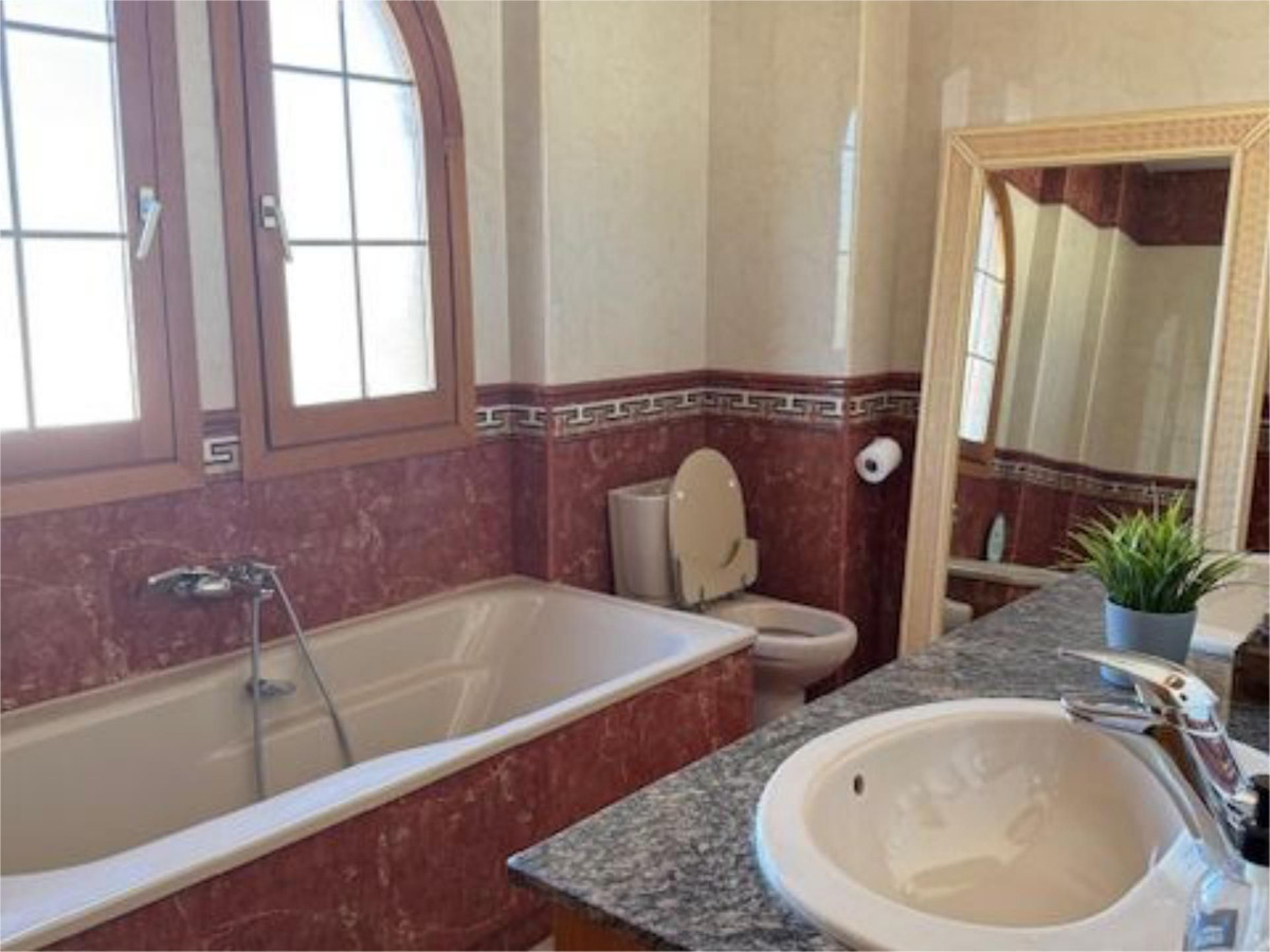 3 bedroom Semi-detached for sale in Calahonda – R5343700