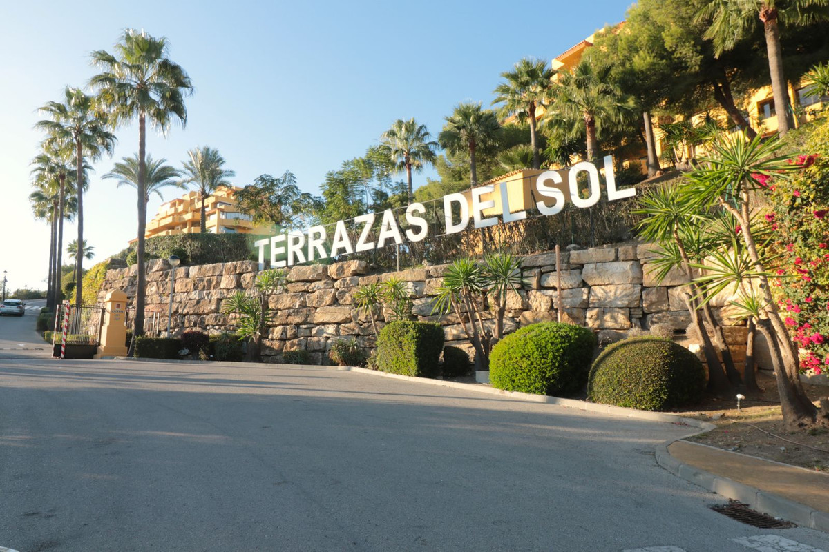 3 bedroom Apartments for sale in Nueva Milla de Oro – R5299636