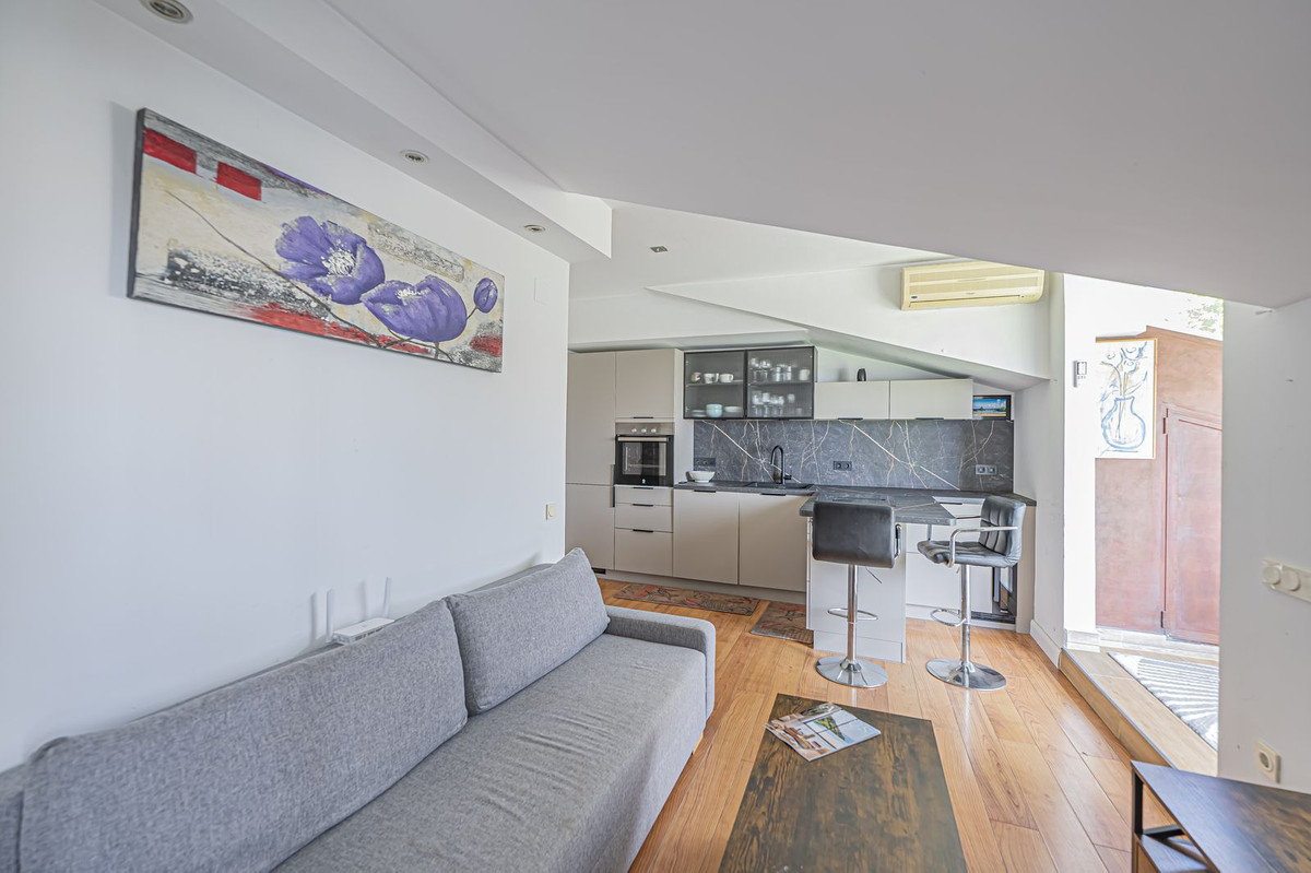 1 bedroom Penthouses for sale in Milla de Oro – R5367196