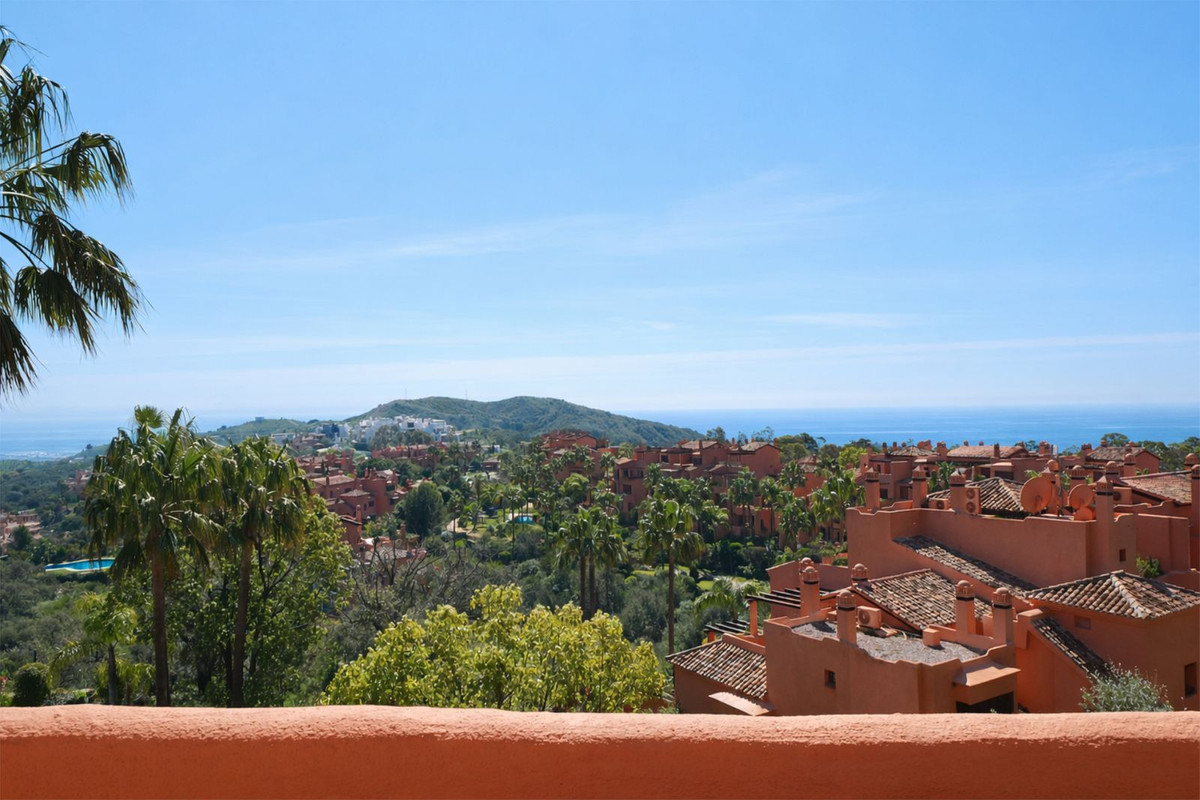 2 bedroom Apartments for sale in La Mairena – R5343619