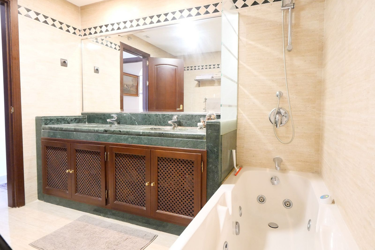 2 bedroom Apartments for sale in La Mairena – R5343619