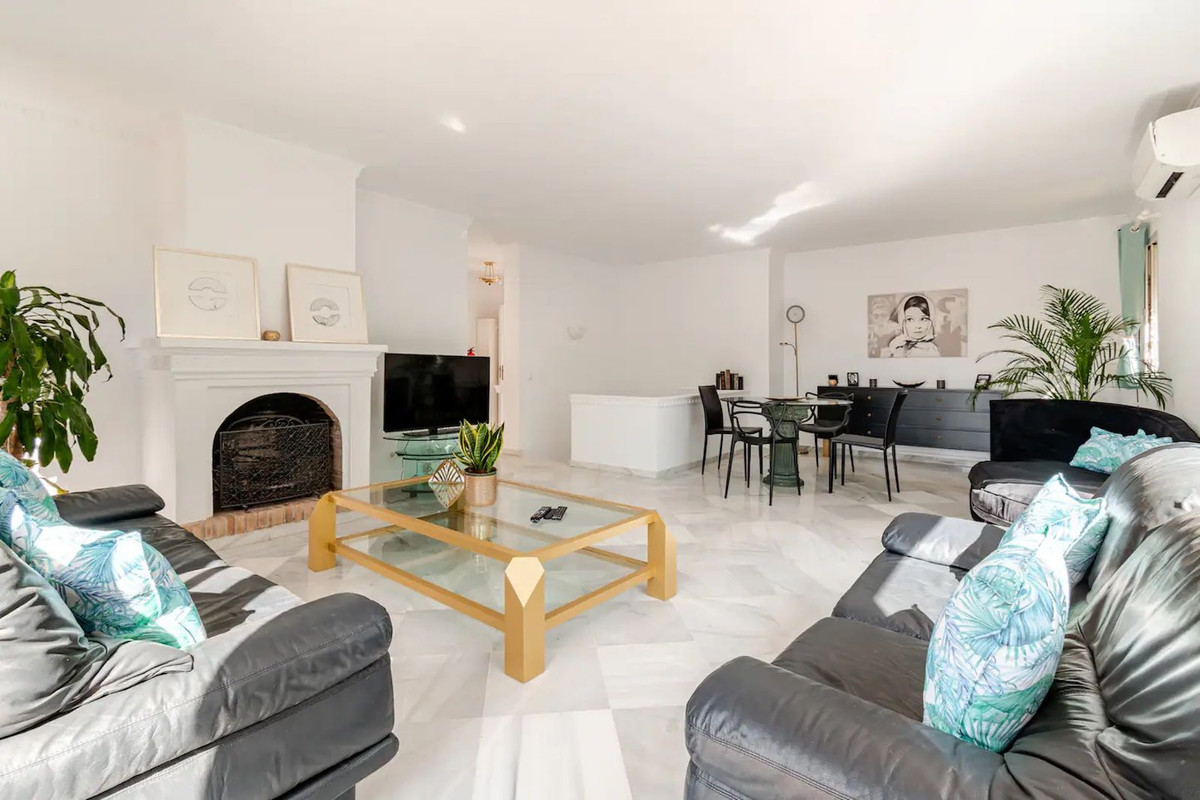 4 bedroom Villas for sale in Nagüeles – R5283919