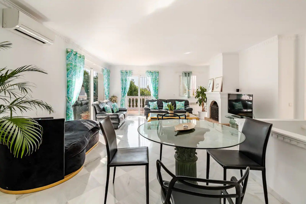 4 bedroom Villas for sale in Nagüeles – R5283919