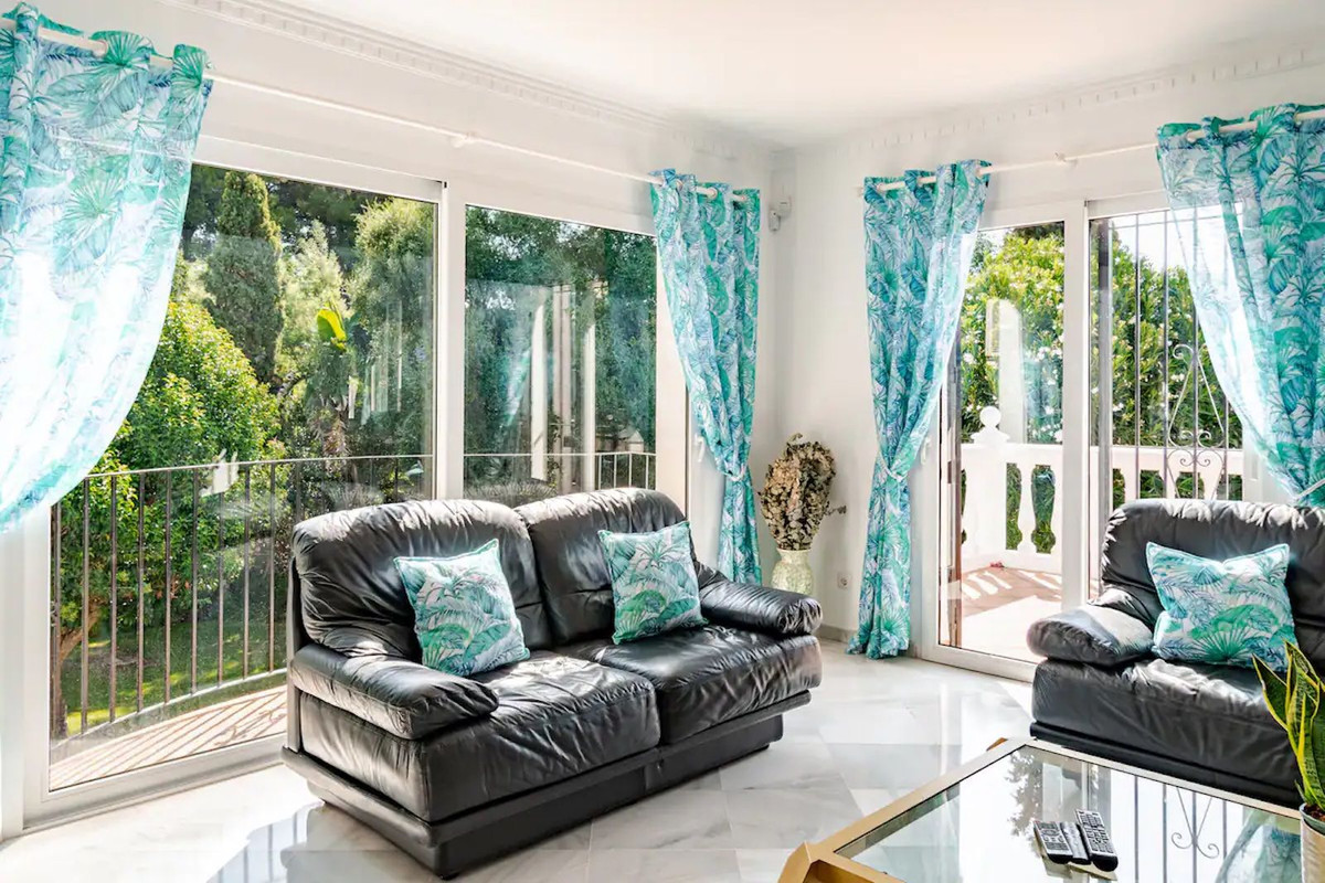 4 bedroom Villas for sale in Nagüeles – R5283919