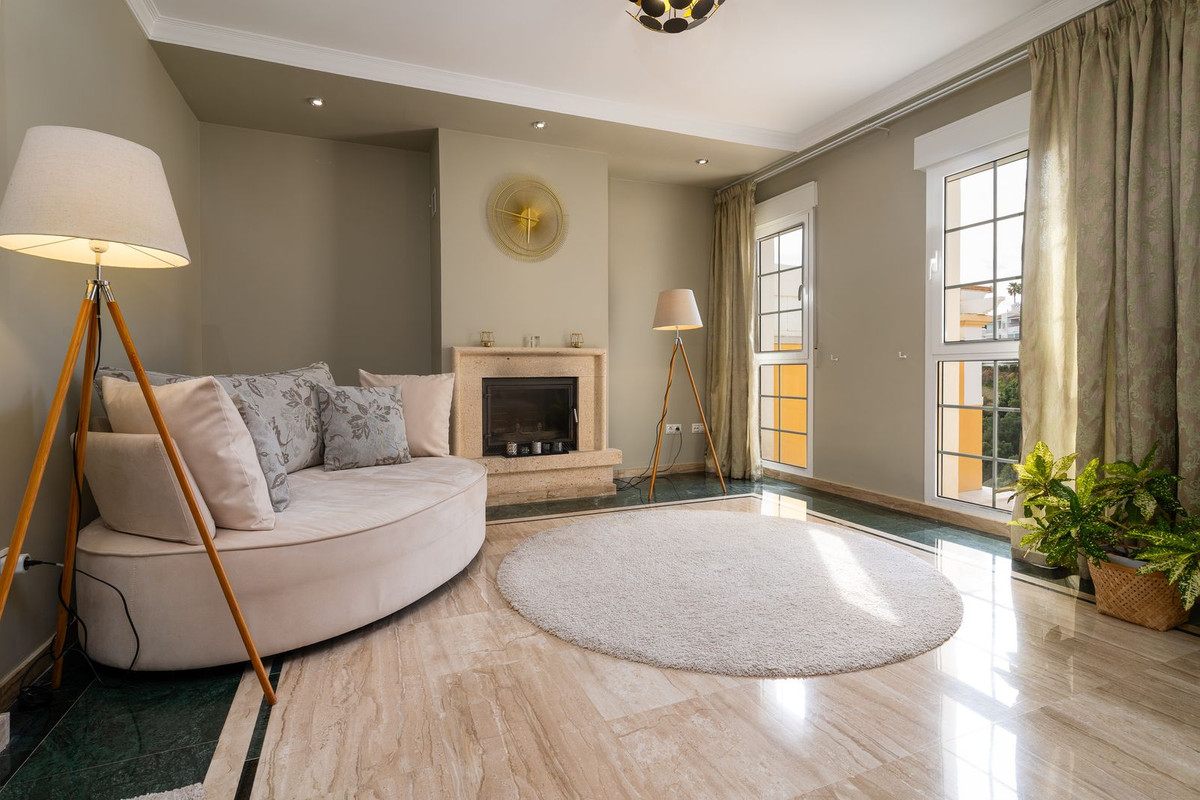 Adosados de 4 dormitorios en venta en Calahonda – R5341957 Adosados de 4 dormitorios en venta en Calahonda – R5341957