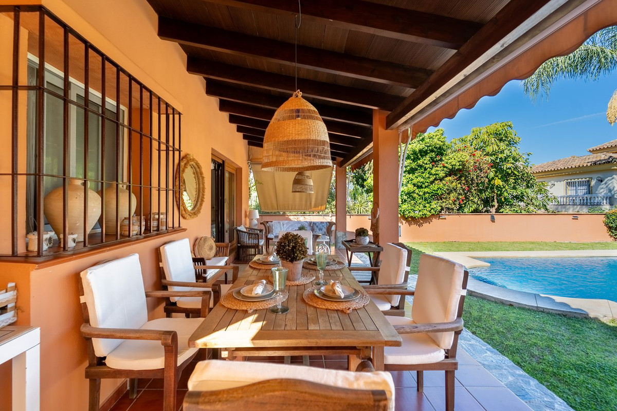 4 bedroom Villas for sale in Mijas – R5353693