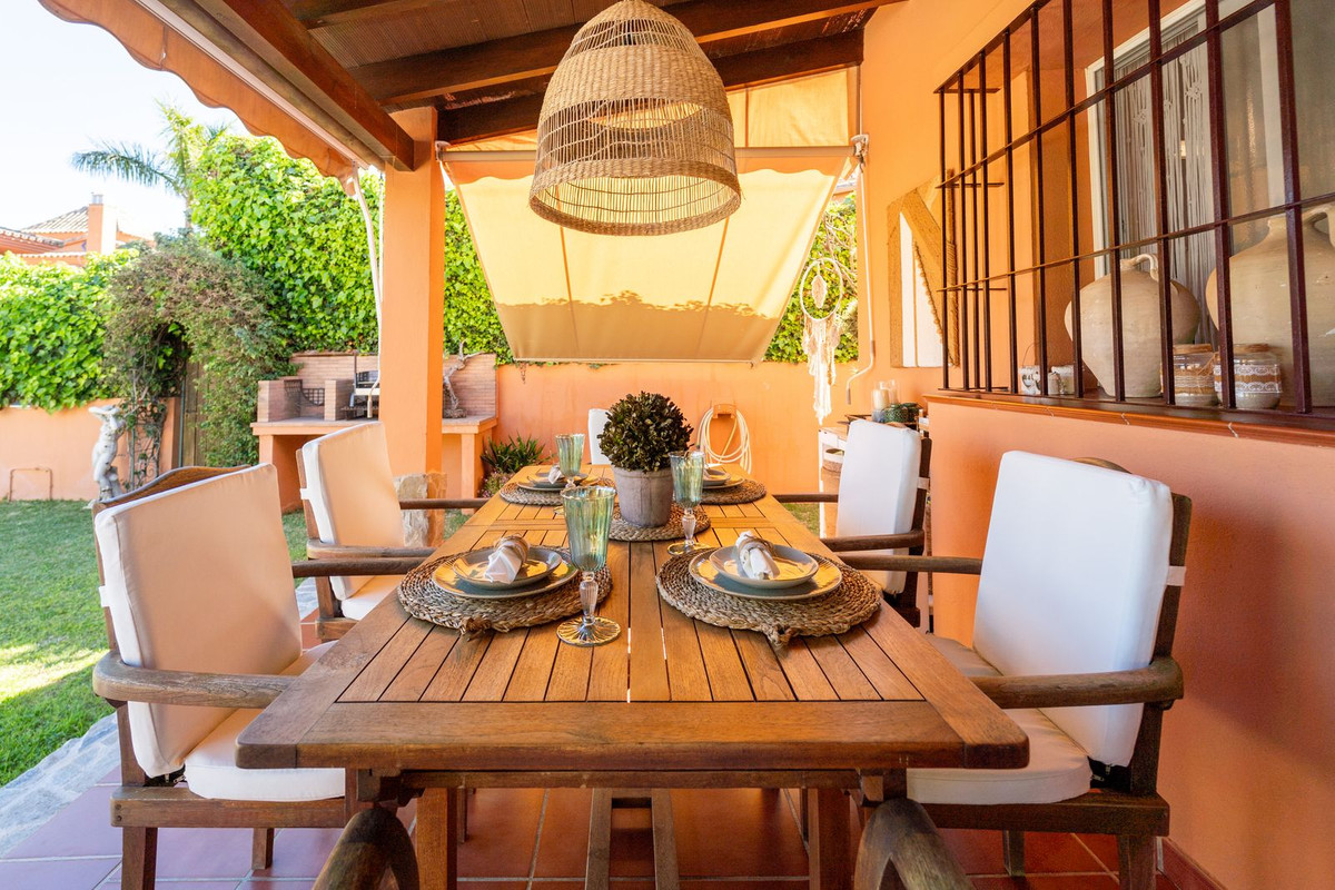 4 bedroom Villas for sale in Mijas – R5353693