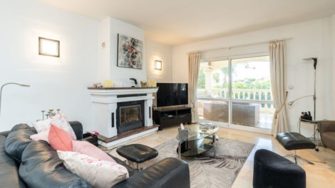 Villas de 5 dormitorios en venta en Marbesa – R5350132