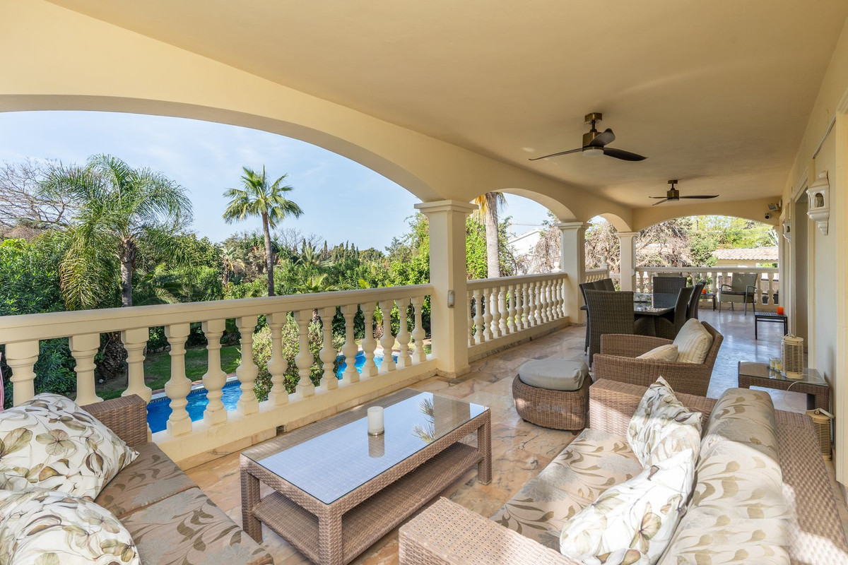 5 bedroom Villas for sale in Marbesa – R5350132