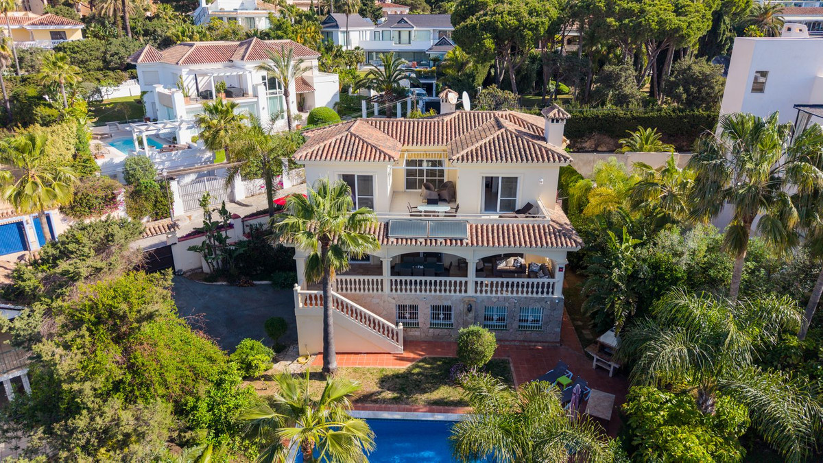 5 bedroom Villas for sale in Marbesa – R5350132