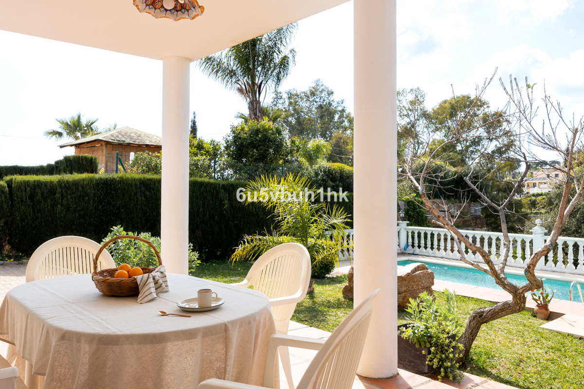 4 bedroom Villas for sale in Elviria – R5356069