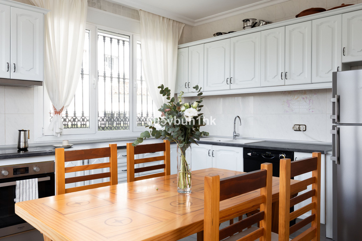 4 bedroom Villas for sale in Elviria – R5356069