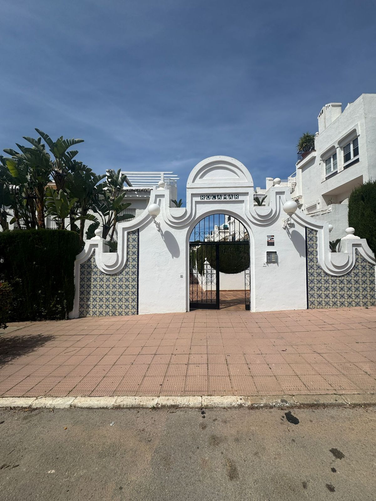Aticos de 2 dormitorios en venta en Marbella – R5363983