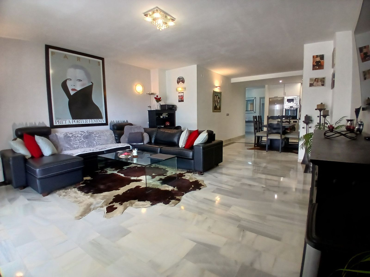 3 bedroom Apartments for sale in Calahonda – R5324401