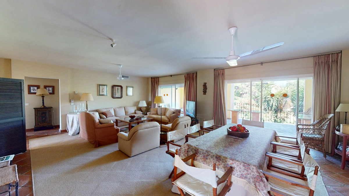 Apartamentos de 4 dormitorios en venta en Guadalmina Alta – R5135602