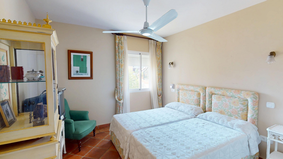 Apartamentos de 4 dormitorios en venta en Guadalmina Alta – R5135602