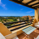 Aticos de 2 dormitorios en venta en Selwo – R5362792