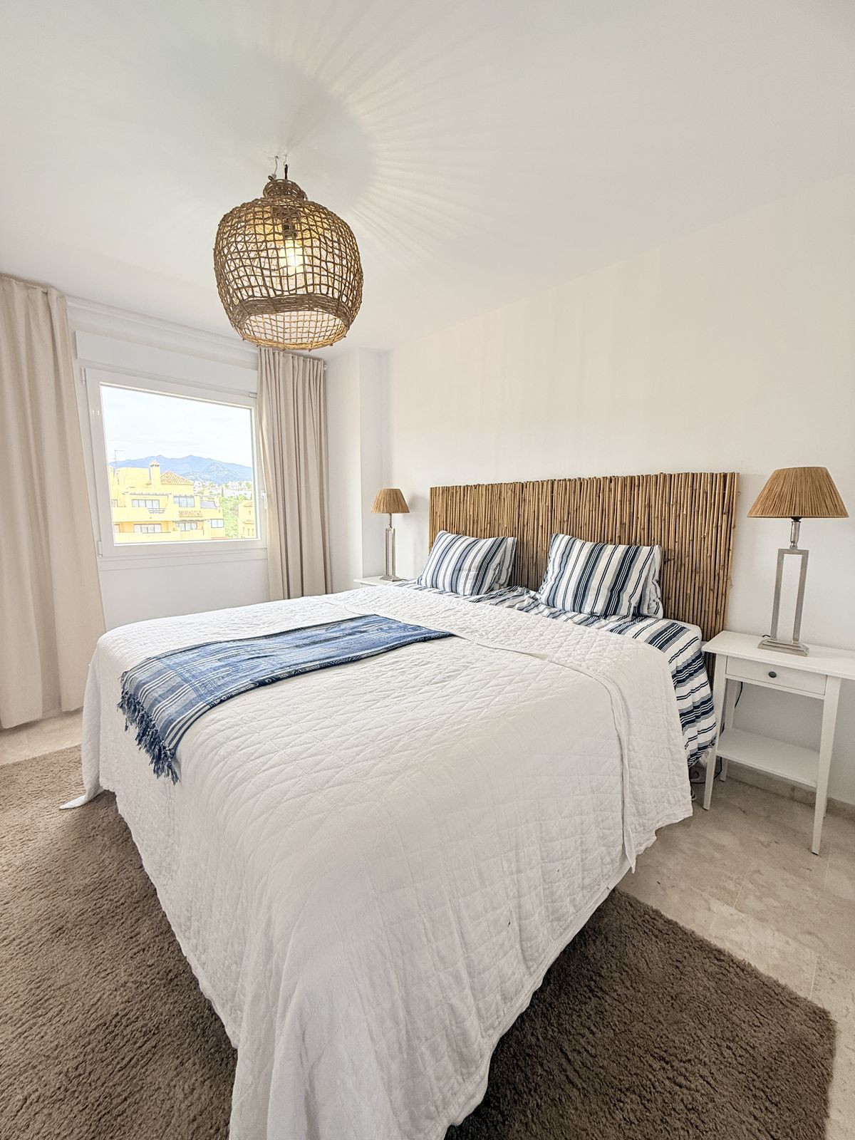 Aticos de 2 dormitorios en venta en Selwo – R5362792