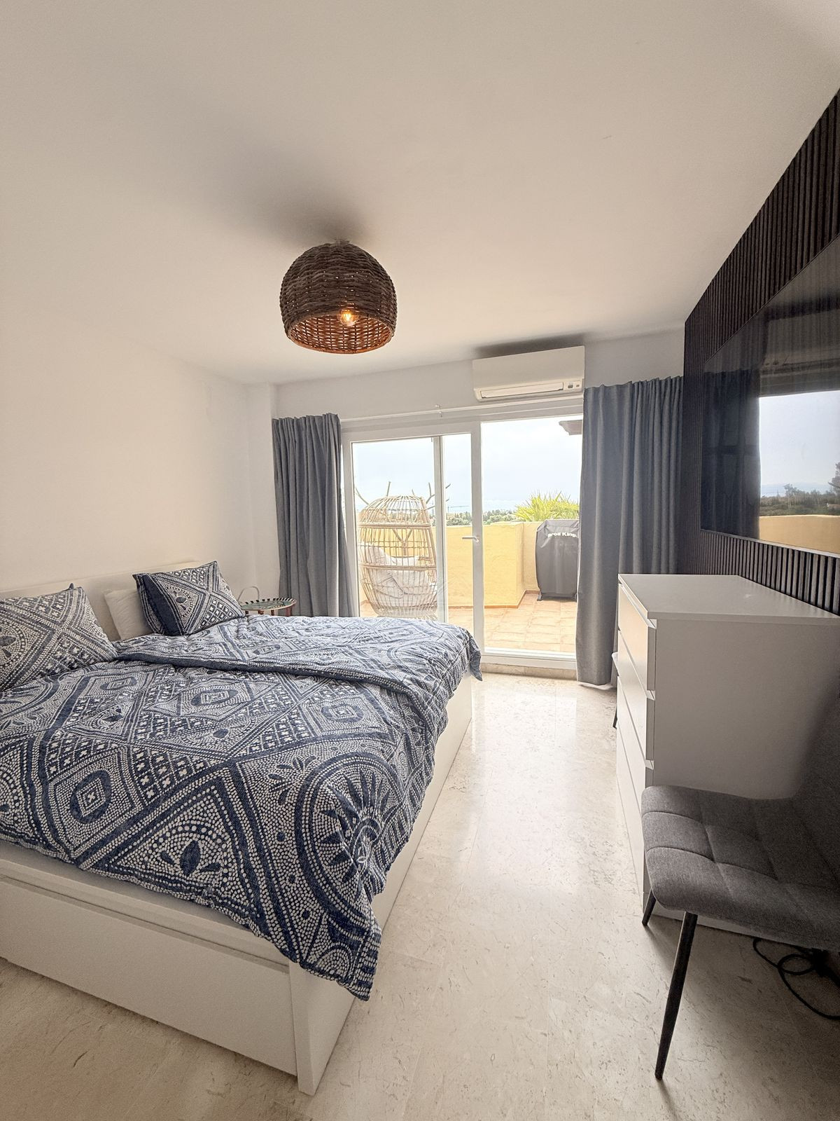 Aticos de 2 dormitorios en venta en Selwo – R5362792