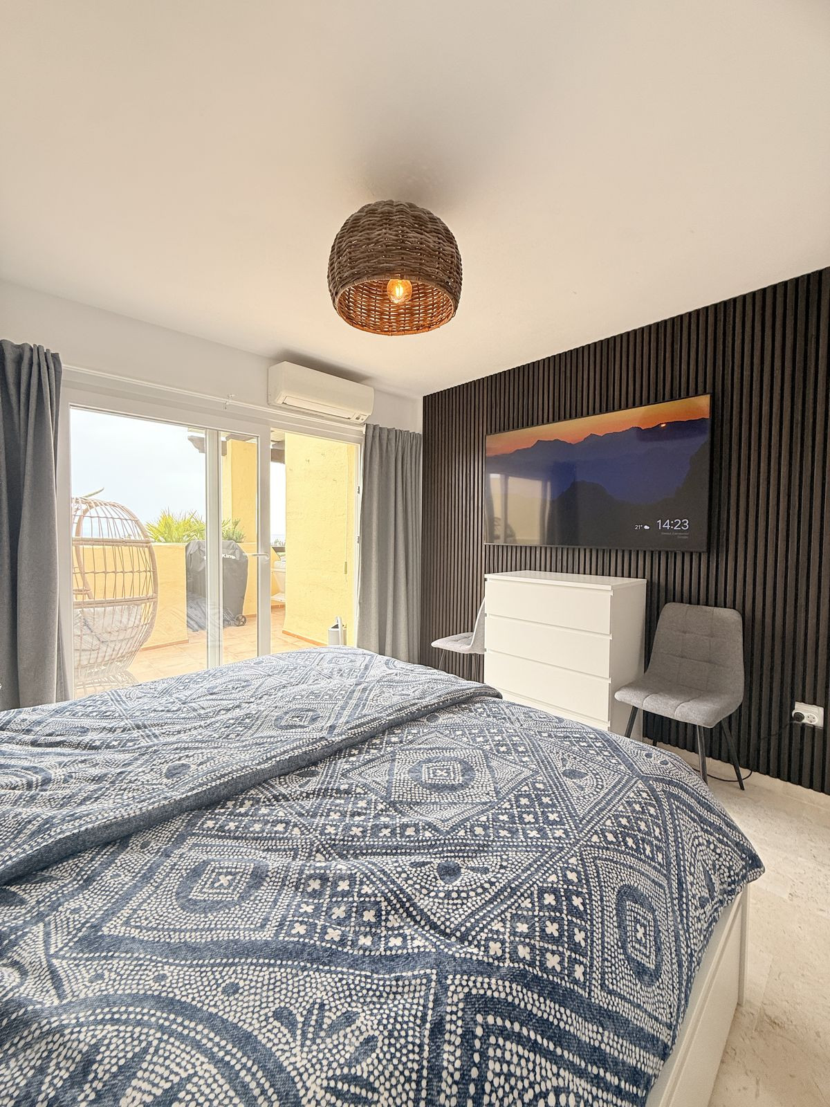 Aticos de 2 dormitorios en venta en Selwo – R5362792