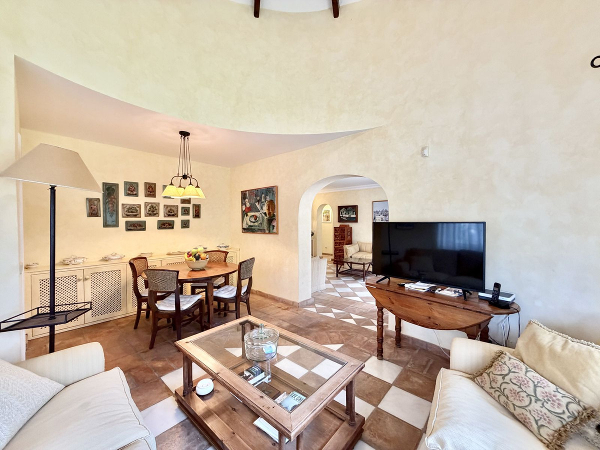 5 bedroom Villas for sale in San Pedro de Alc�ntara – R5360440