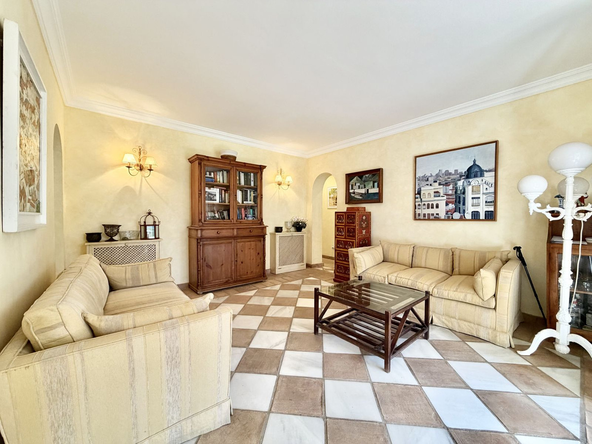 5 bedroom Villas for sale in San Pedro de Alc�ntara – R5360440