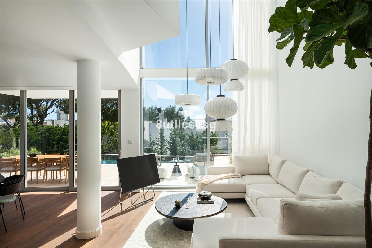 4 bedroom Semi-detached for sale in Sierra Blanca – R5333443