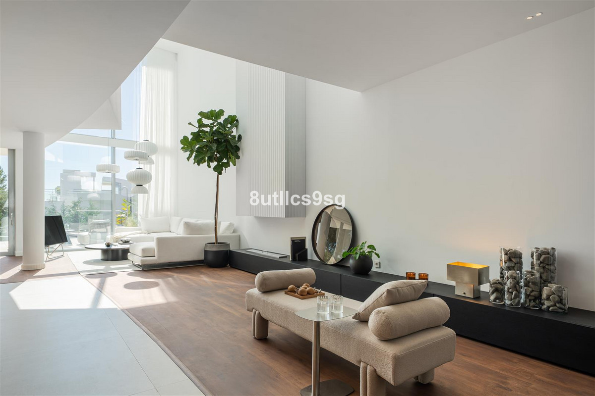 4 bedroom Semi-detached for sale in Sierra Blanca – R5333443