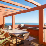 Apartamentos de 4 dormitorios en venta en Calahonda – R5344285