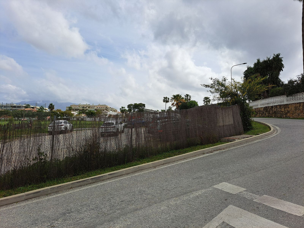 Plots for sale in Guadalmina Alta – R5338969