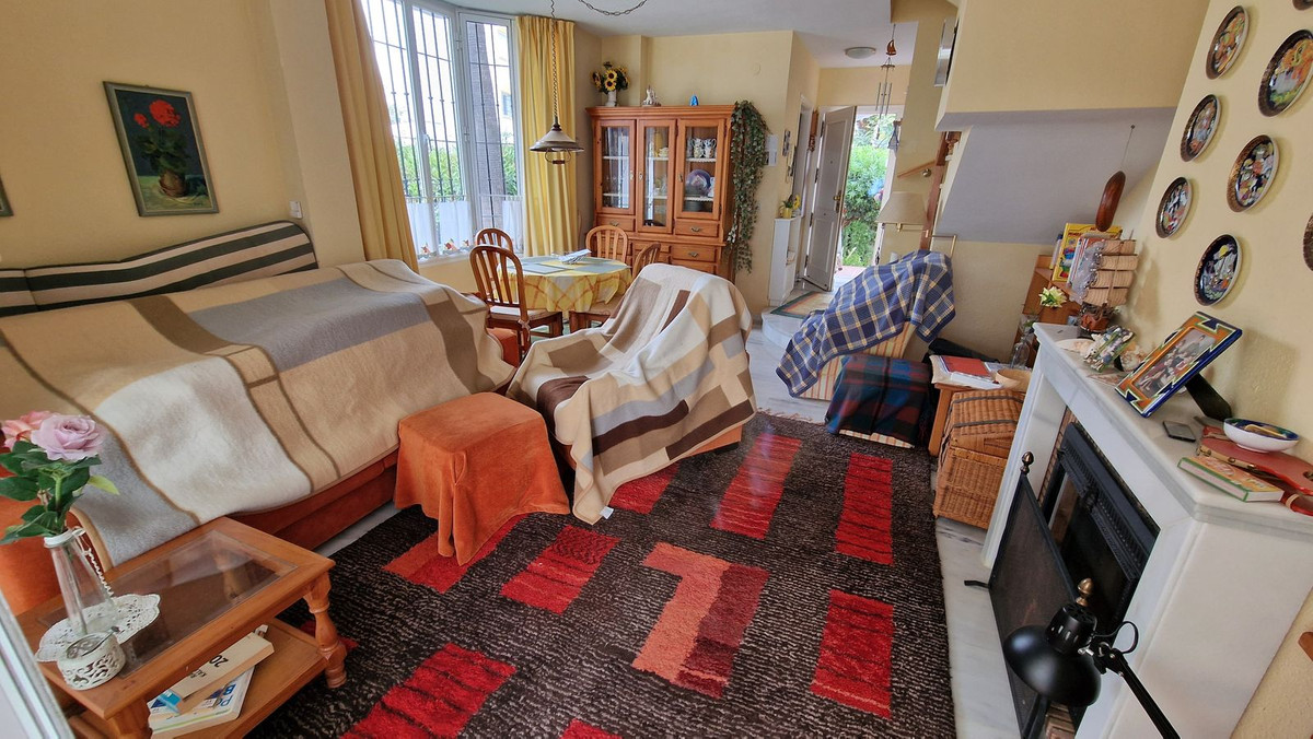 2 bedroom Apartments for sale in Riviera del Sol – R5271673