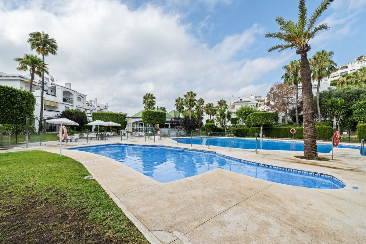 2 bedroom Apartments for sale in Riviera del Sol – R5271673