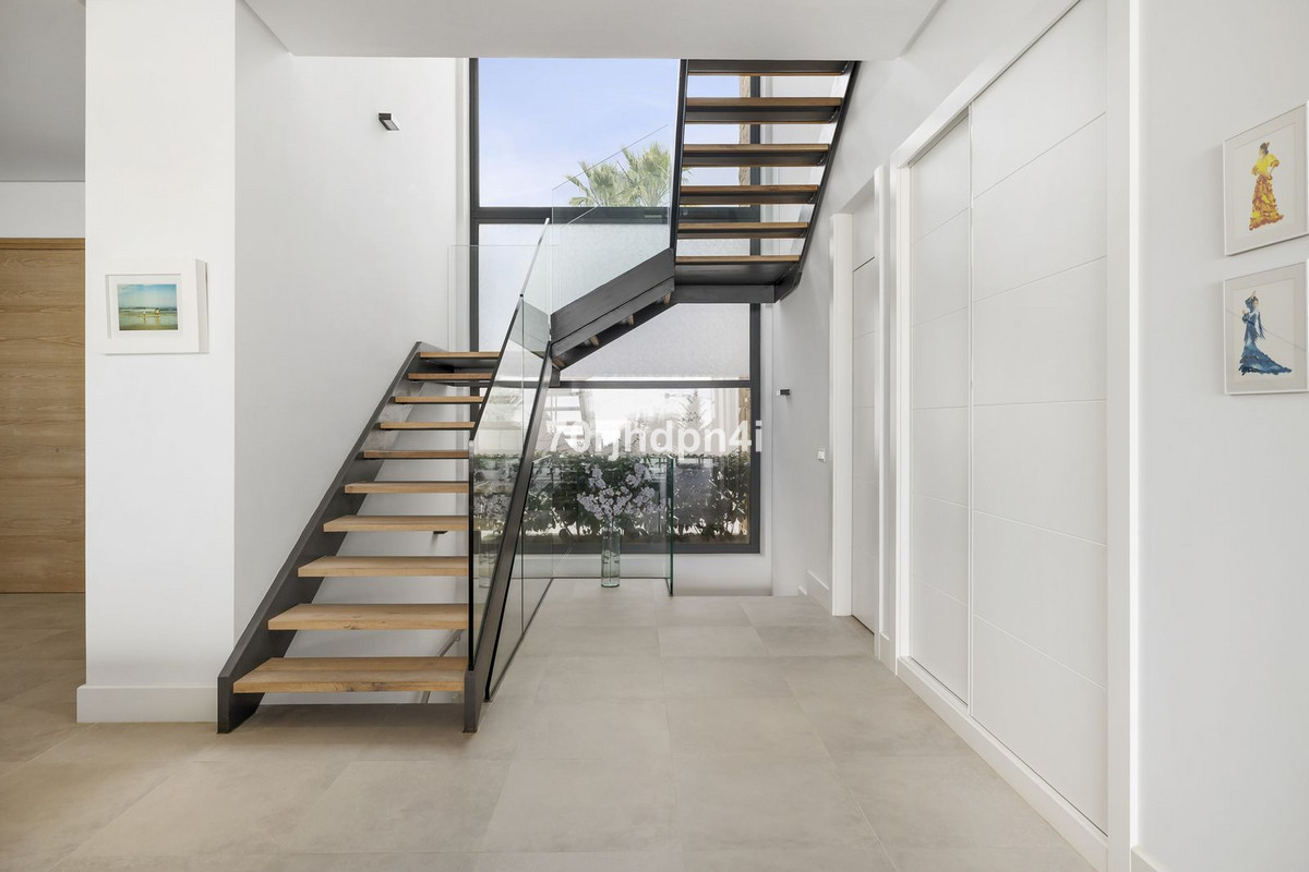 5 bedroom Villas for sale in Marbella – R5287207