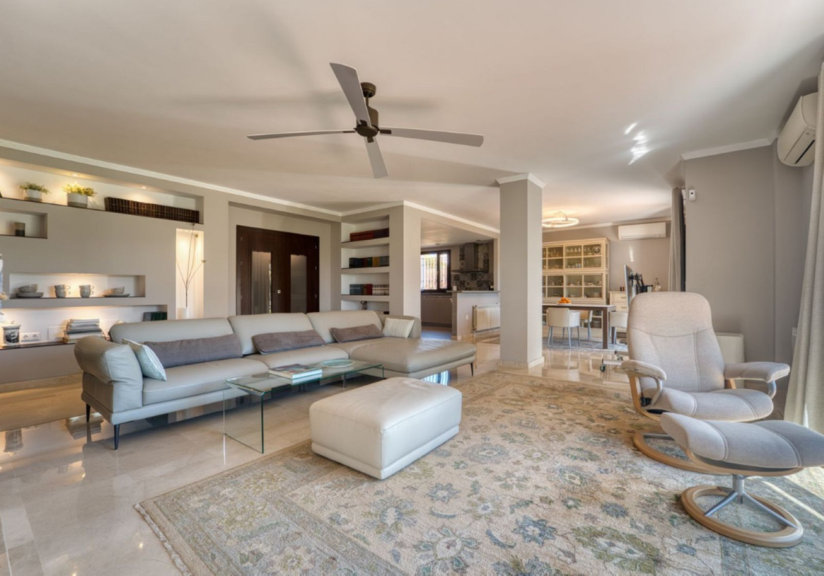 Villas de 5 dormitorios en venta en Guadalmina Alta – R5356603