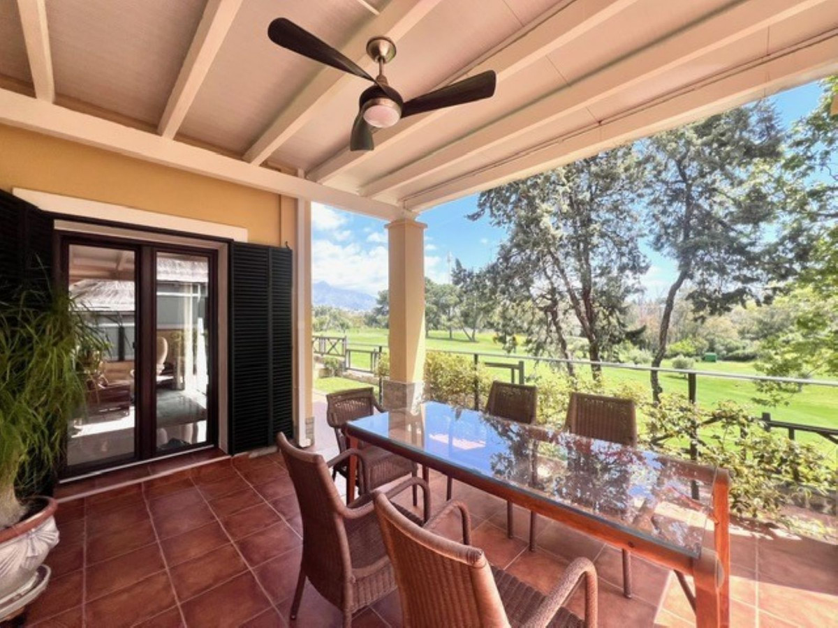 Villas de 5 dormitorios en venta en Guadalmina Alta – R5356603