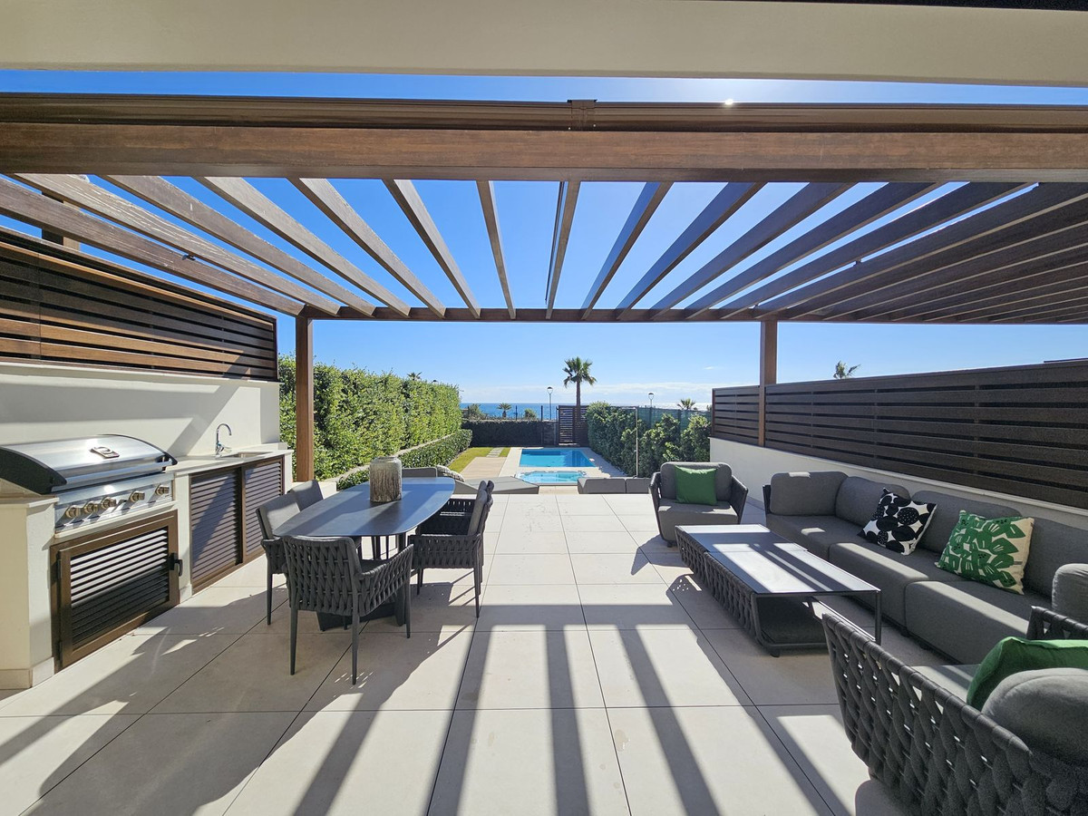 4 bedroom Townhouses for sale in Nueva Milla de Oro – R4952128