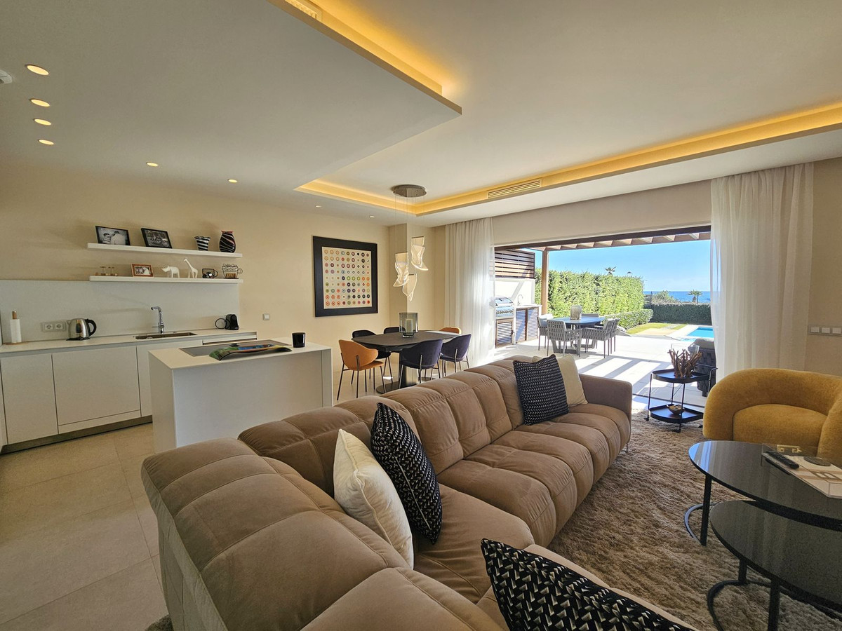 4 bedroom Townhouses for sale in Nueva Milla de Oro – R4952128